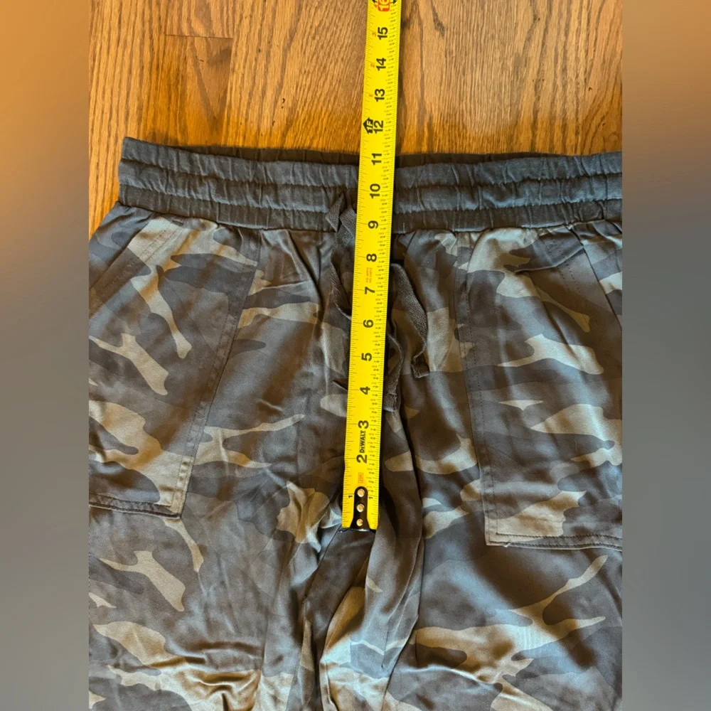 NWT! Splendid Green Camo Jogger Pants - Picture 5 of 5